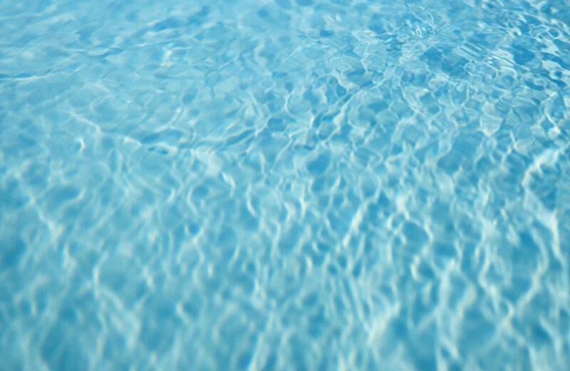 agua de piscina.